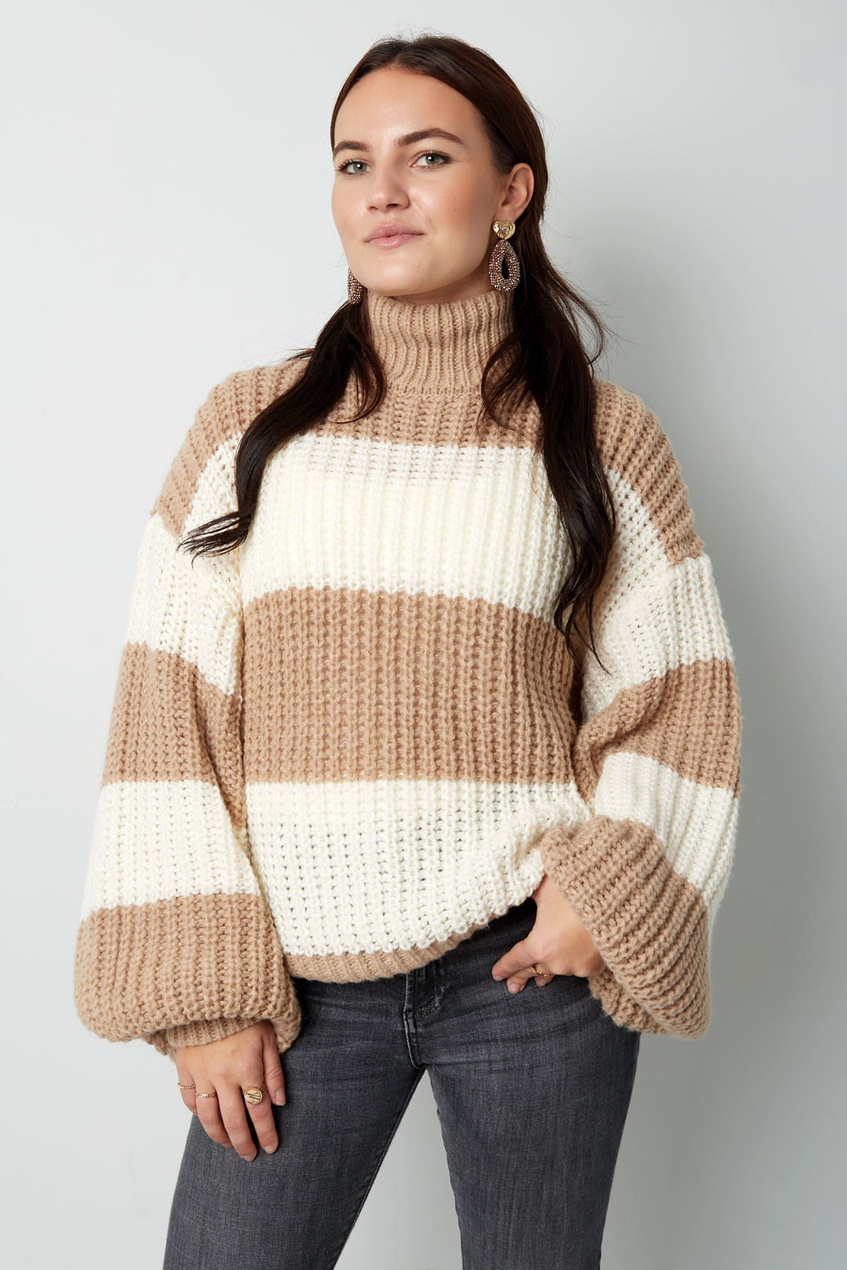 Warm knitted striped sweater - beige h5 Picture7
